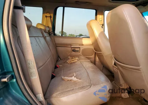 1998 Ford Explorer из США, поврежденный, VIN 1FMZU32E9WZA79111